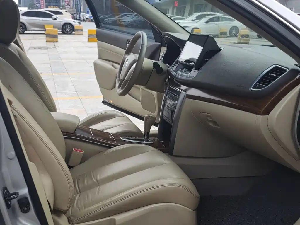 Nissan Teana — миниатюра 10