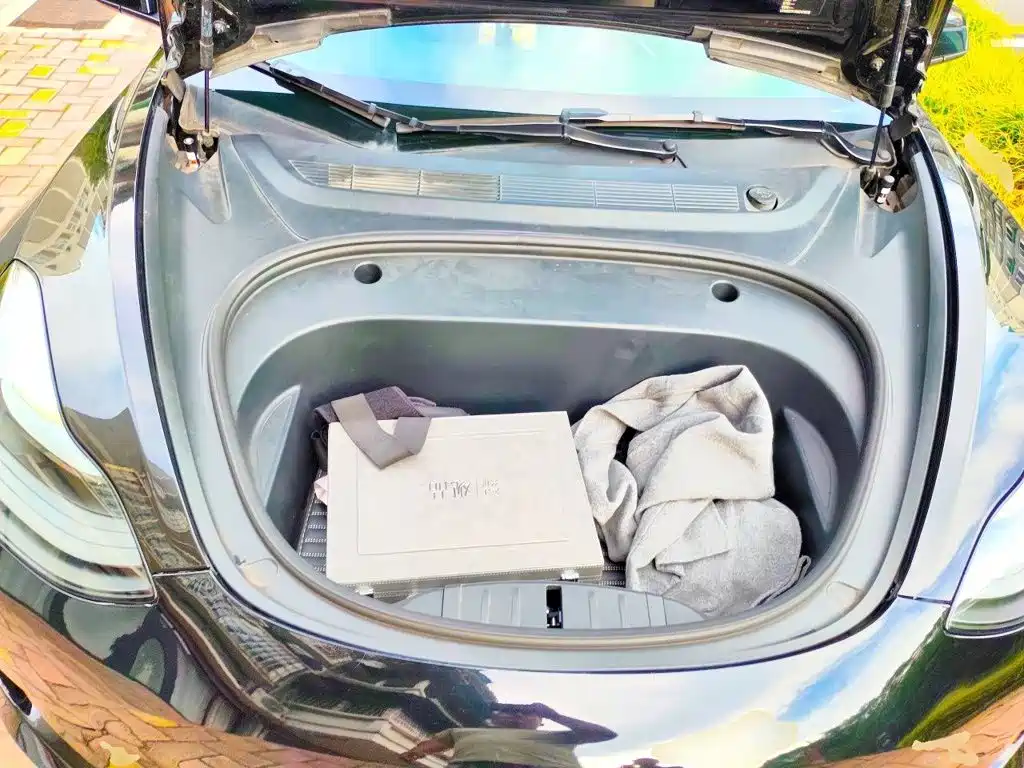Tesla Model 3 — миниатюра 11