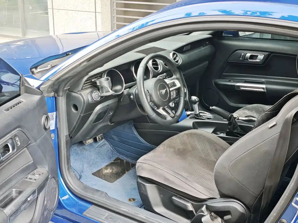 Ford Mustang — миниатюра 4