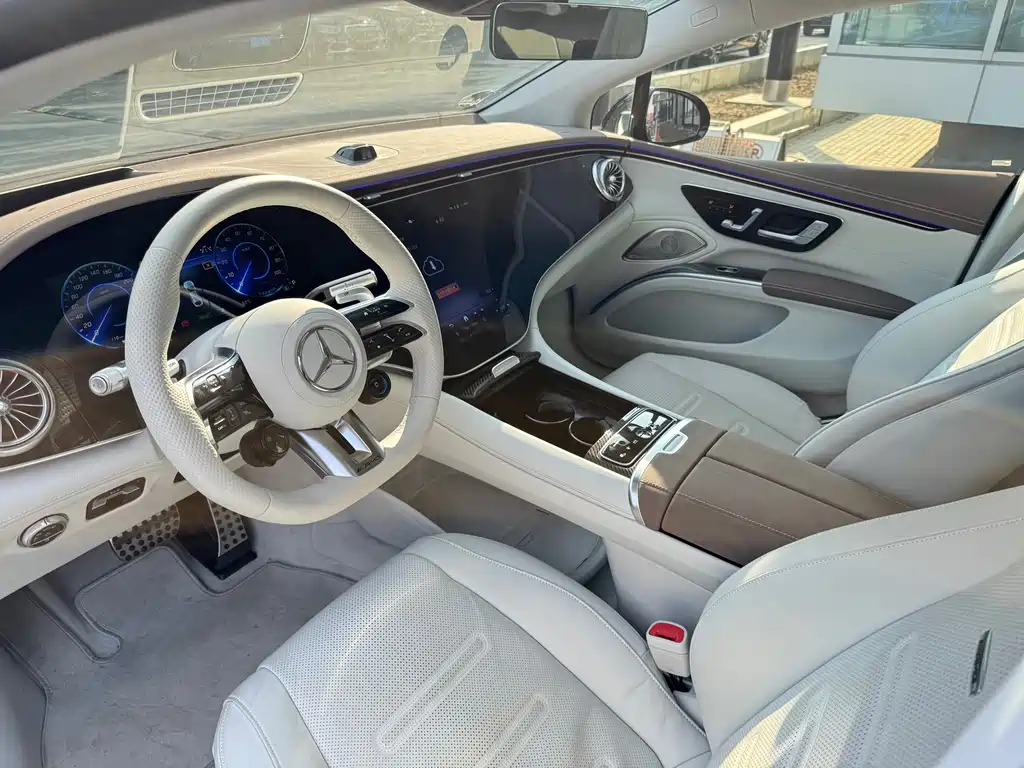 MERCEDES-BENZ EQS AMG