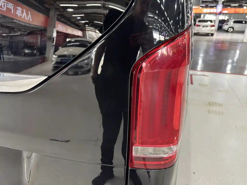 Mercedes-Benz V-Class — миниатюра 18