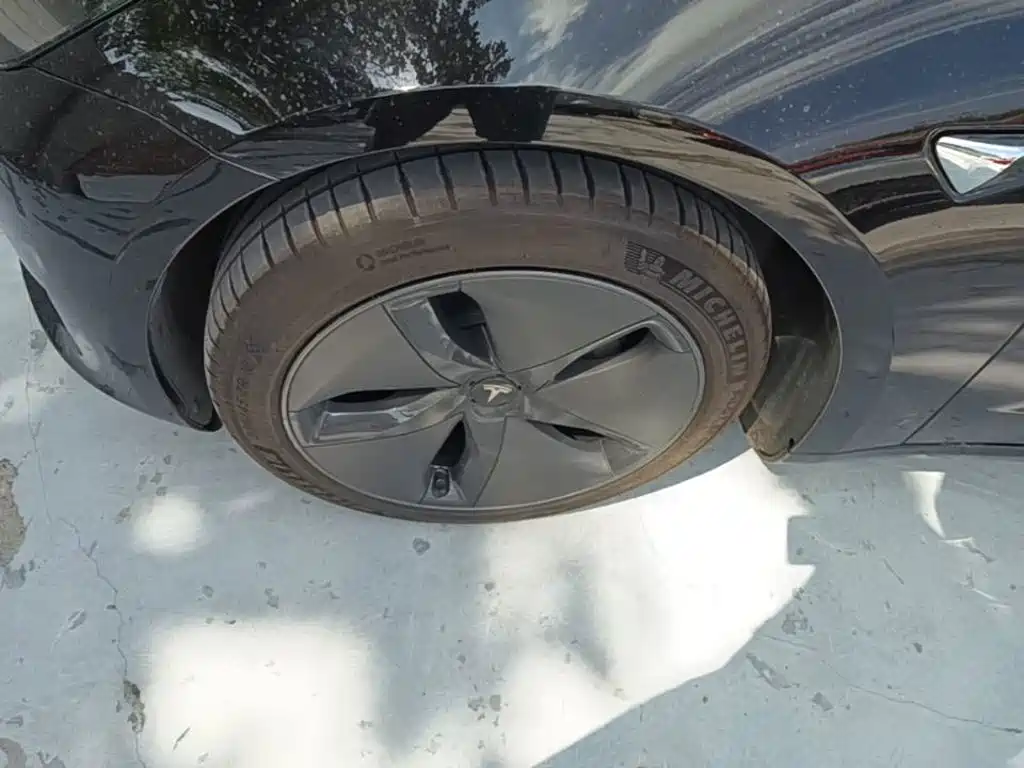 Tesla Model 3 — миниатюра 23