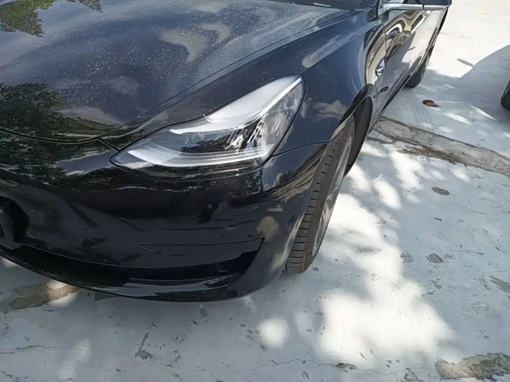 Tesla Model 3 — миниатюра 24