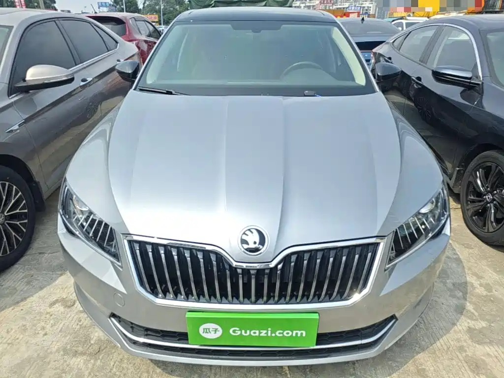 Skoda Superb — миниатюра 3