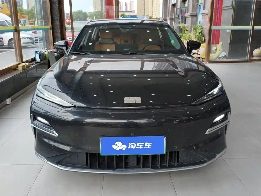 Geely Galaxy Galaxy 8 8 2025 130km EM-i Premium