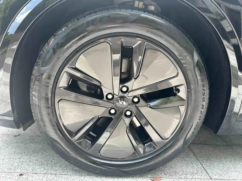 Li Auto Li L8 — миниатюра 10