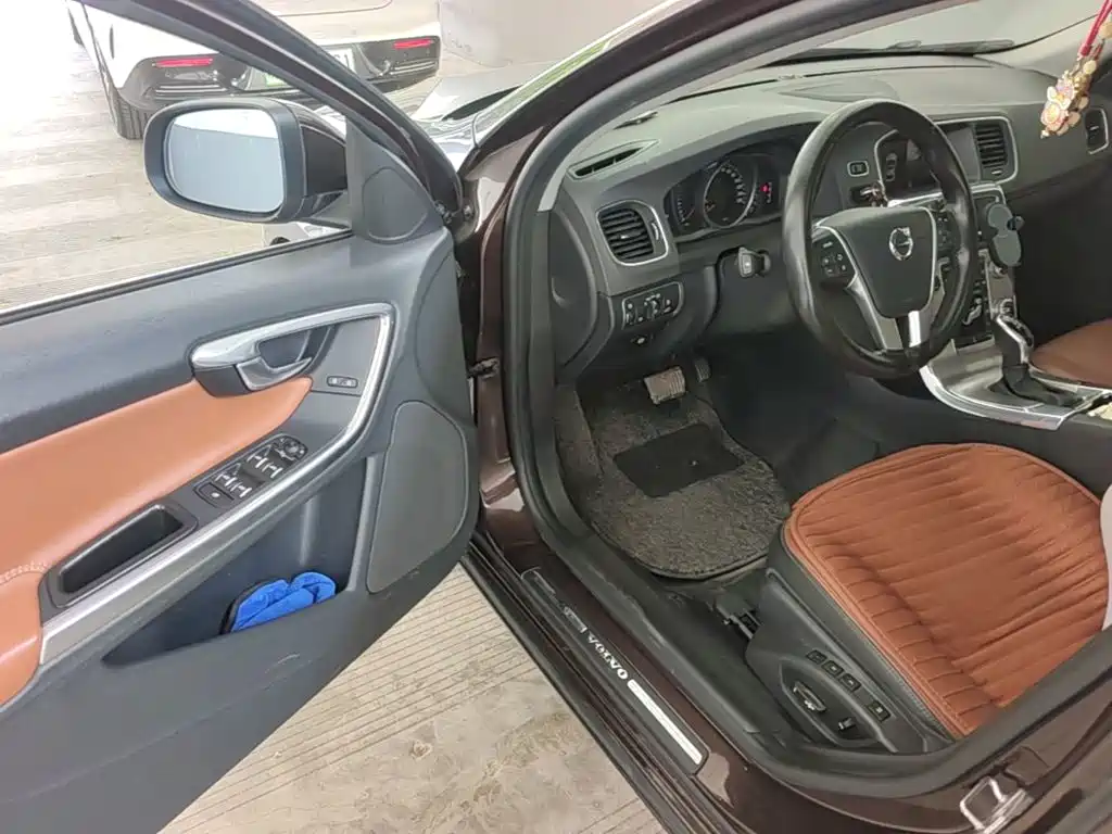 Volvo S60 — миниатюра 21