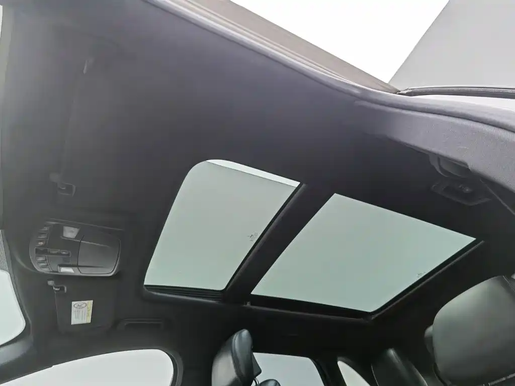 Lincoln MKC — миниатюра 14