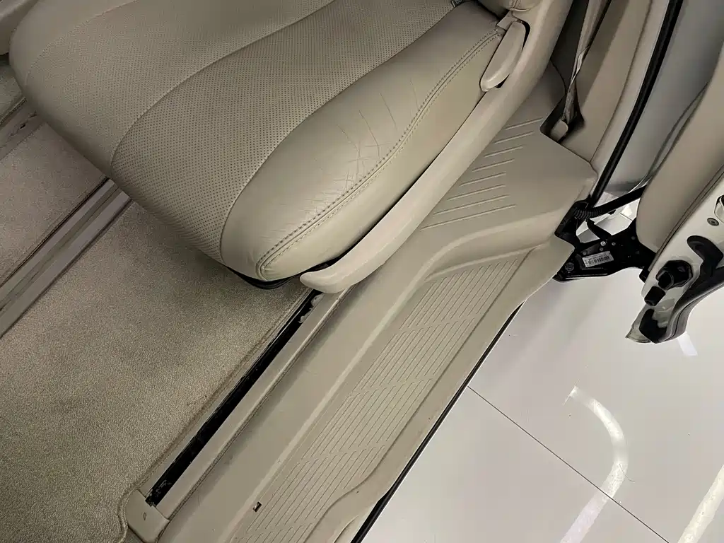 BYD M6 — миниатюра 43