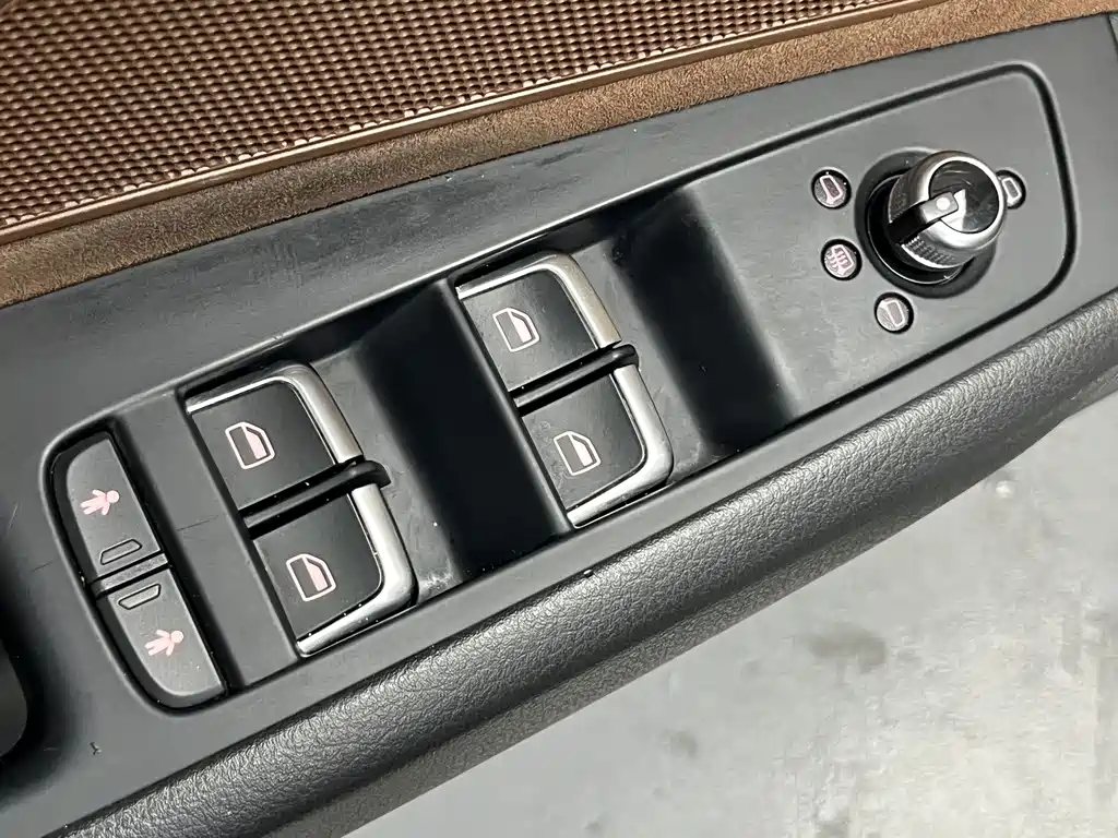 Audi A8 — миниатюра 16