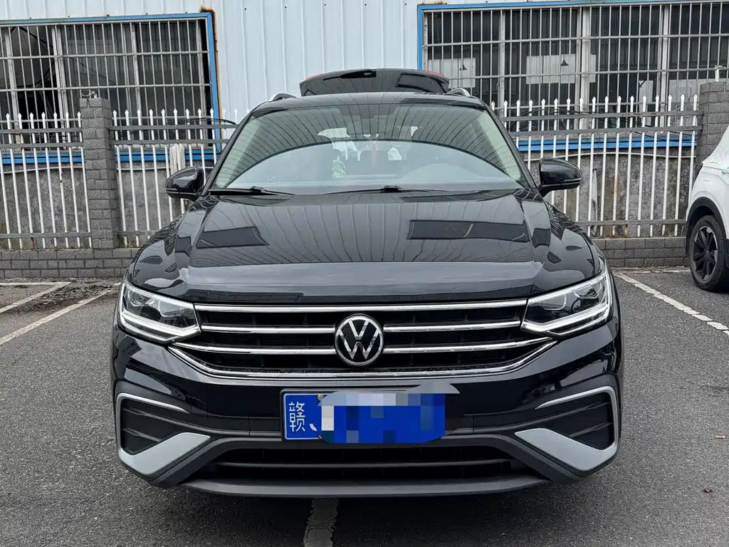 Volkswagen Tiguan L — миниатюра 3