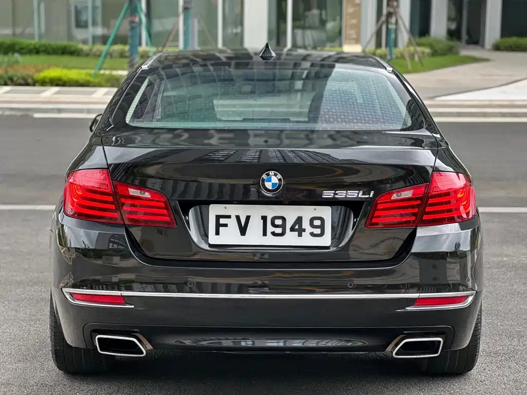 BMW 5 Series — миниатюра 37