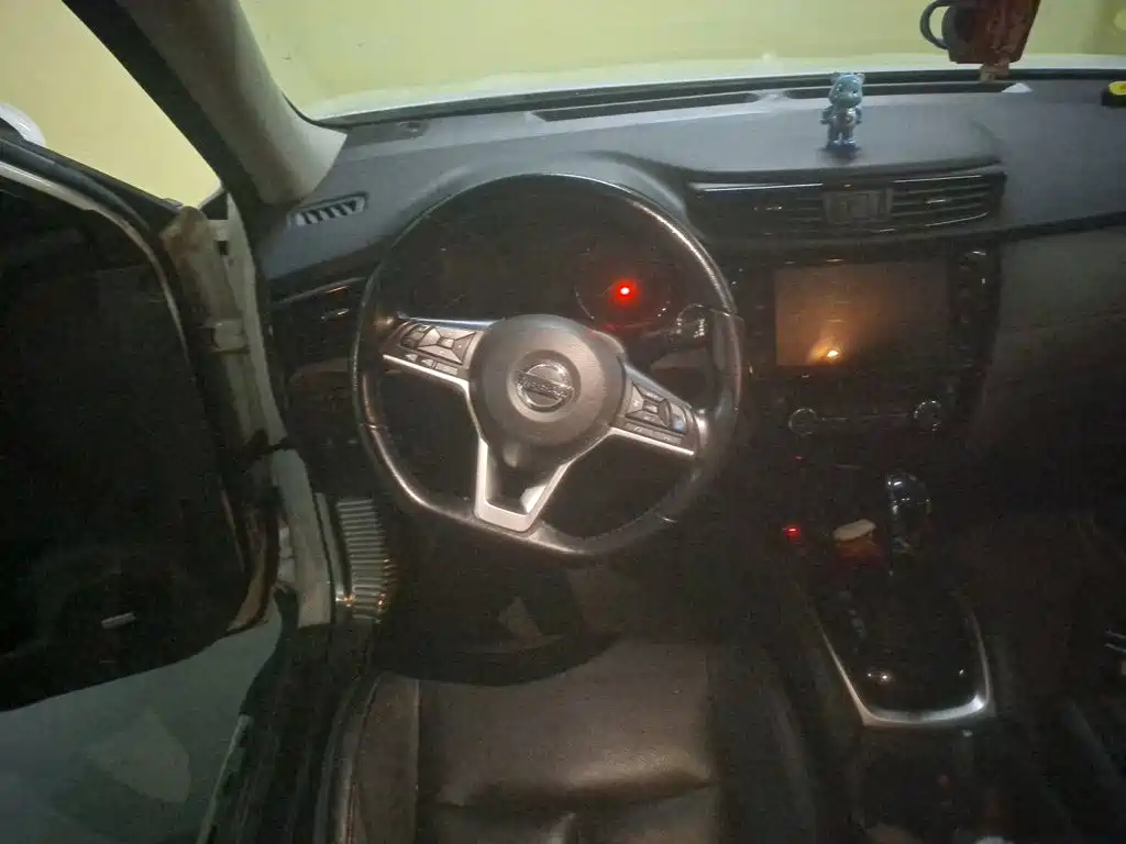 Nissan X-Trail — миниатюра 6