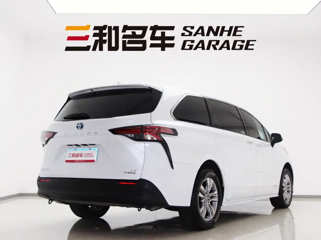 Toyota Sienna — миниатюра 7