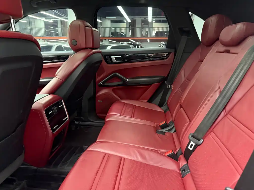 Porsche Cayenne — миниатюра 17