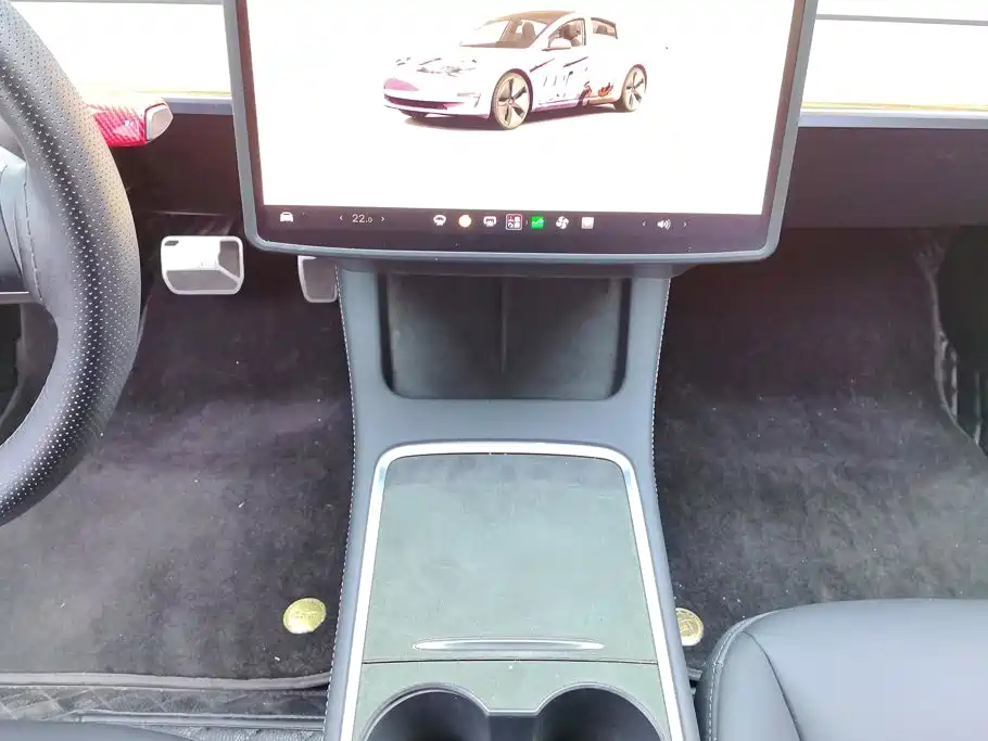 Tesla Model 3 — миниатюра 16