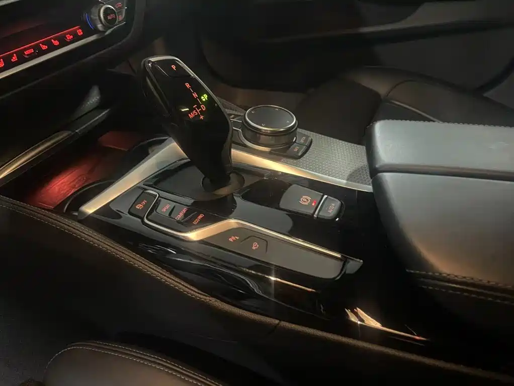 BMW 5 Series (Import) — миниатюра 9