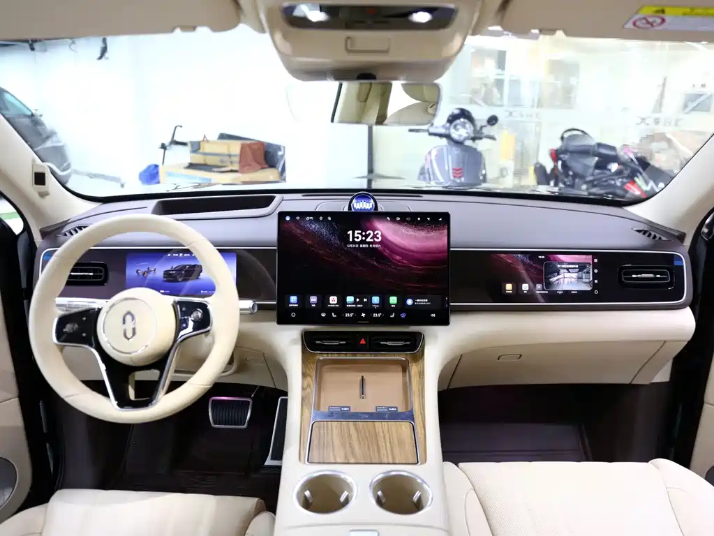 AITO ASK THE WORLD M7