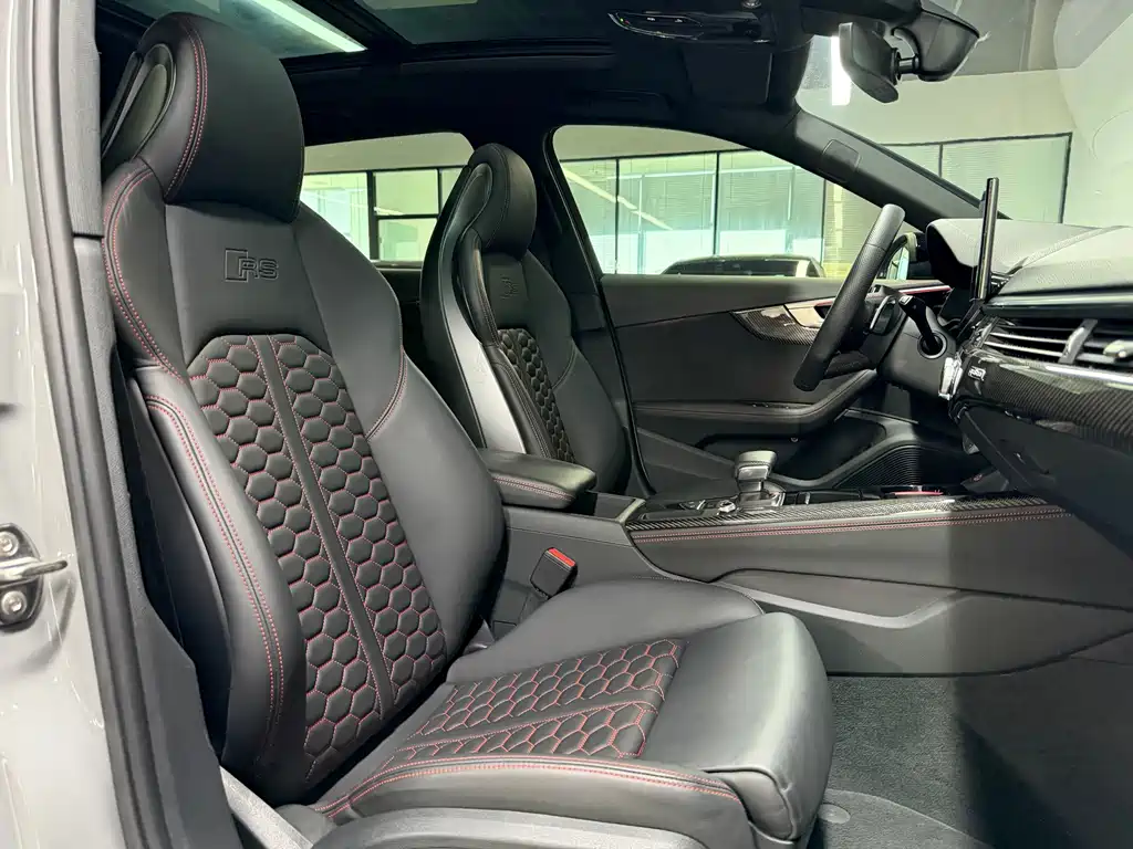 Audi RS 4 — миниатюра 12