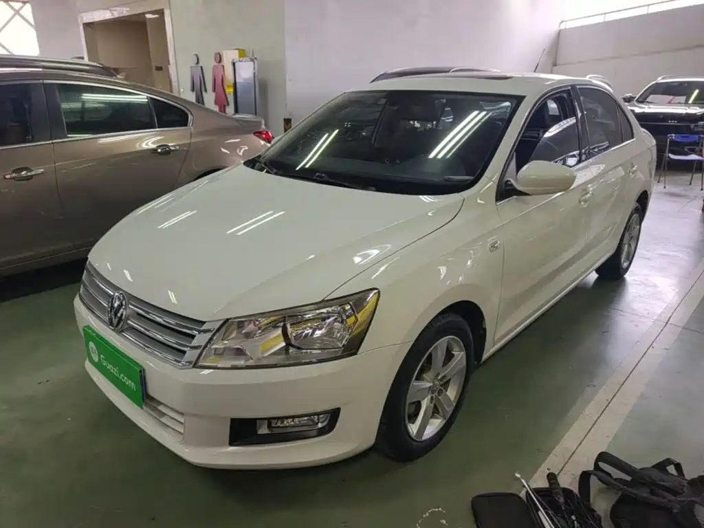 Volkswagen Santana — миниатюра 2