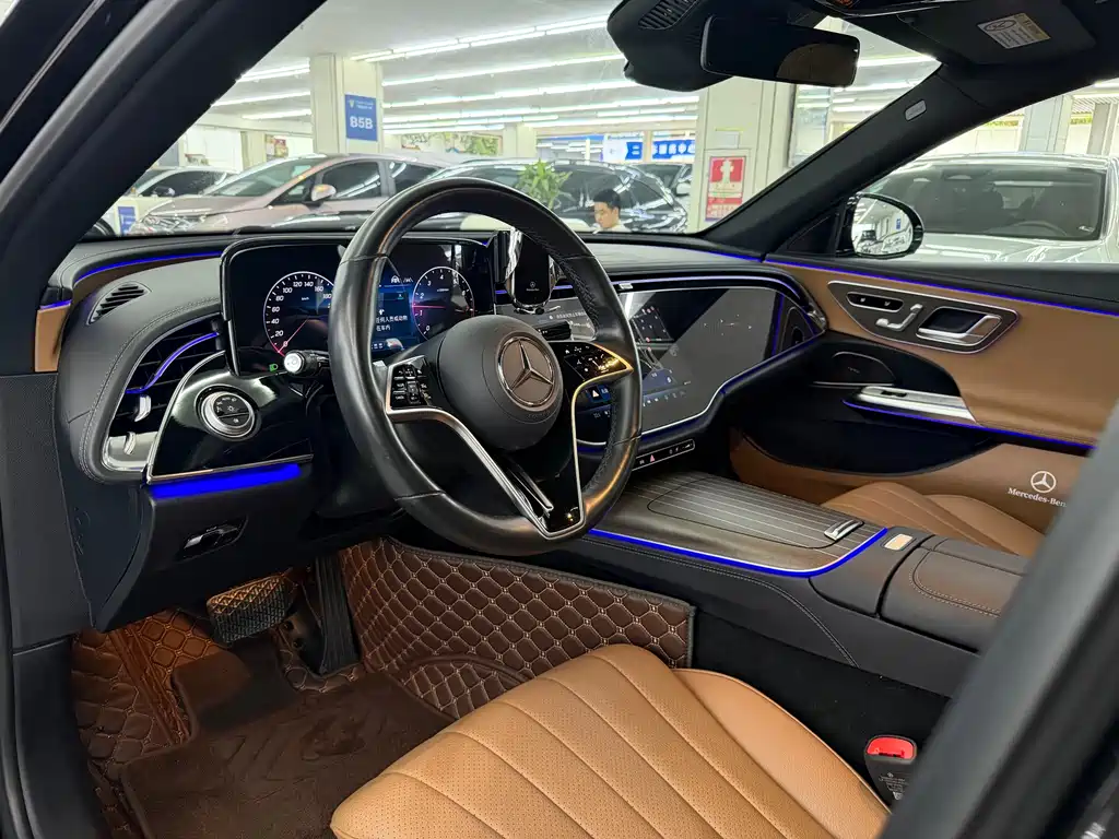 Mercedes-Benz E-Class — миниатюра 5
