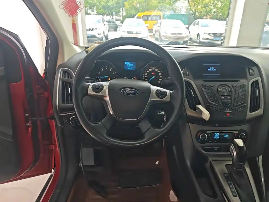 Ford Focus — миниатюра 11