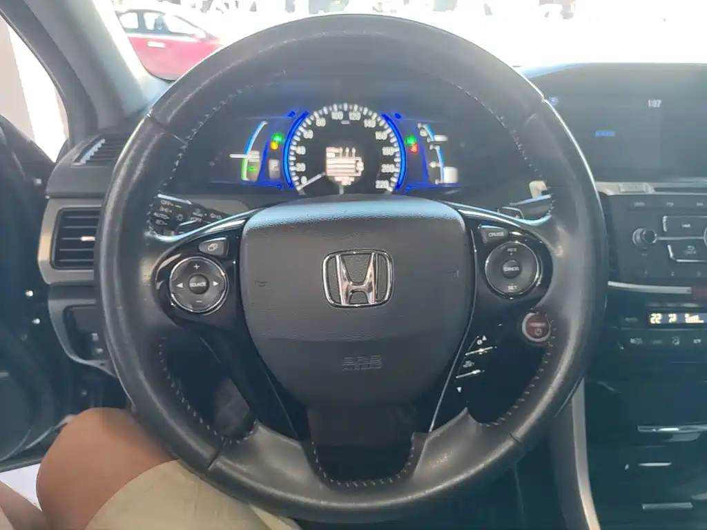 Honda Accord — миниатюра 11