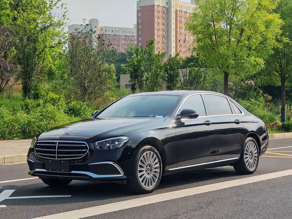 Mercedes-Benz E-Class — миниатюра 28