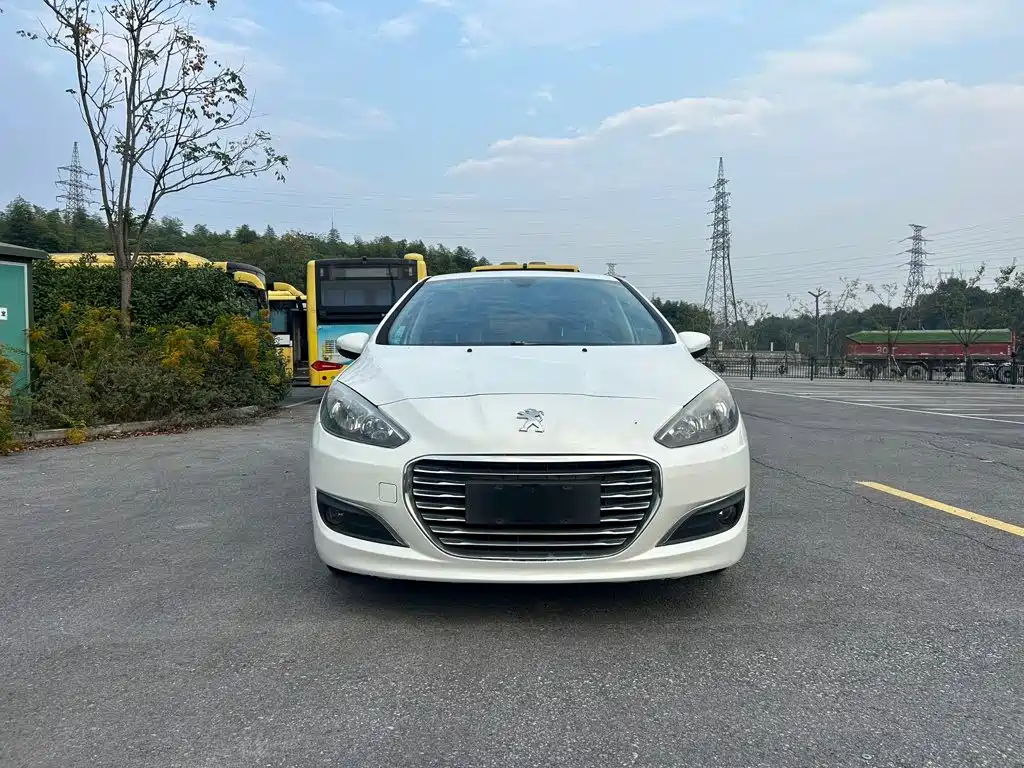 Peugeot 308 — миниатюра 2