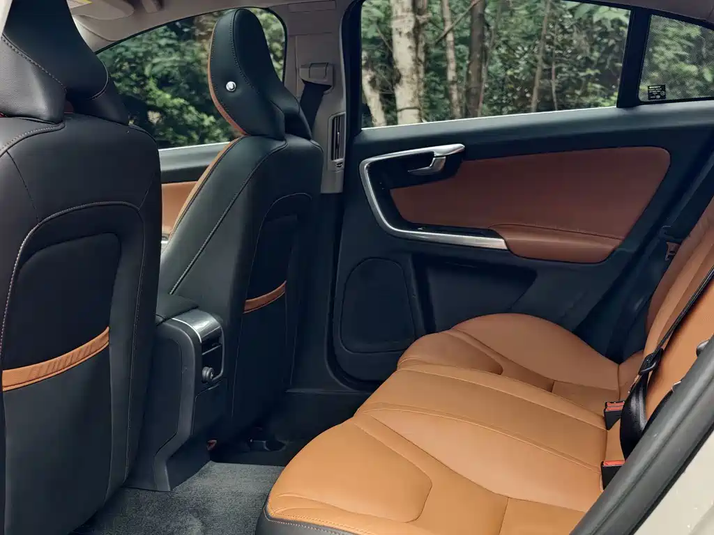 Volvo S60 — миниатюра 13