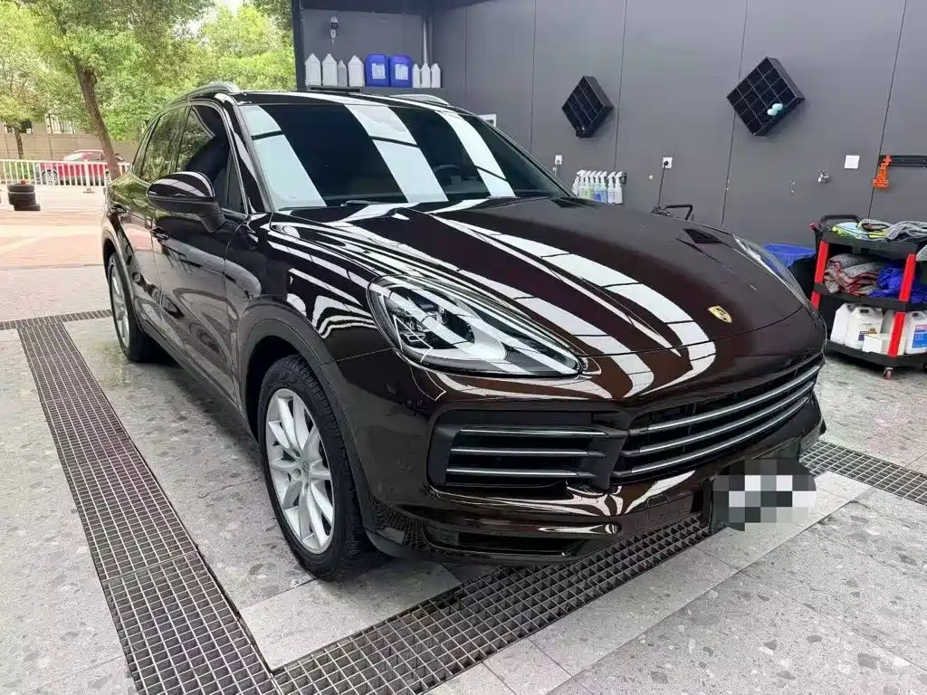 Porsche Cayenne — миниатюра 3