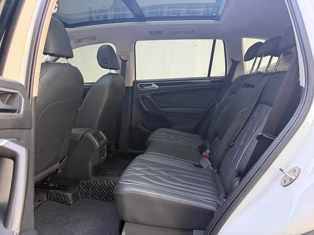 Volkswagen Tiguan L — миниатюра 9