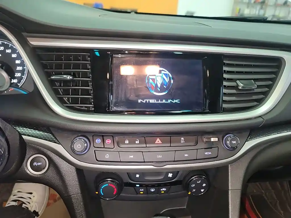 Buick Excelle — миниатюра 13