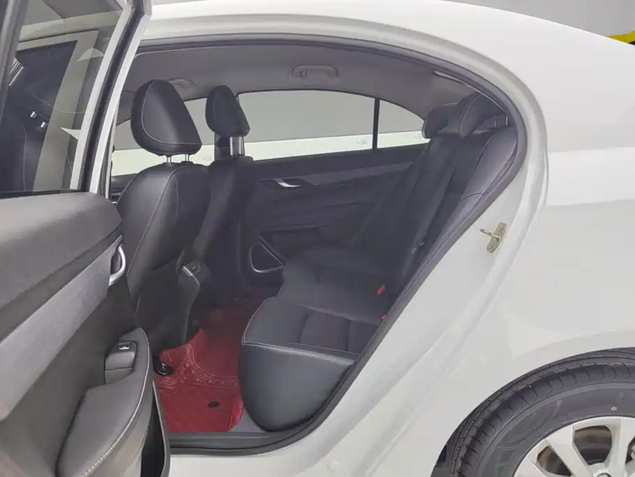 Geely Emgrand — миниатюра 11