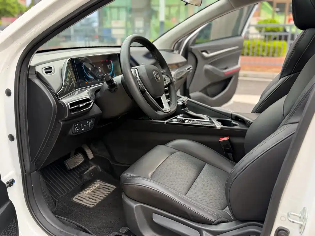 Changan Eado — миниатюра 4