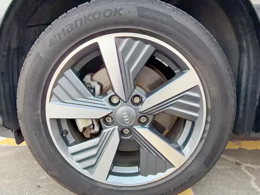 Audi Q2L e-tron — миниатюра 15