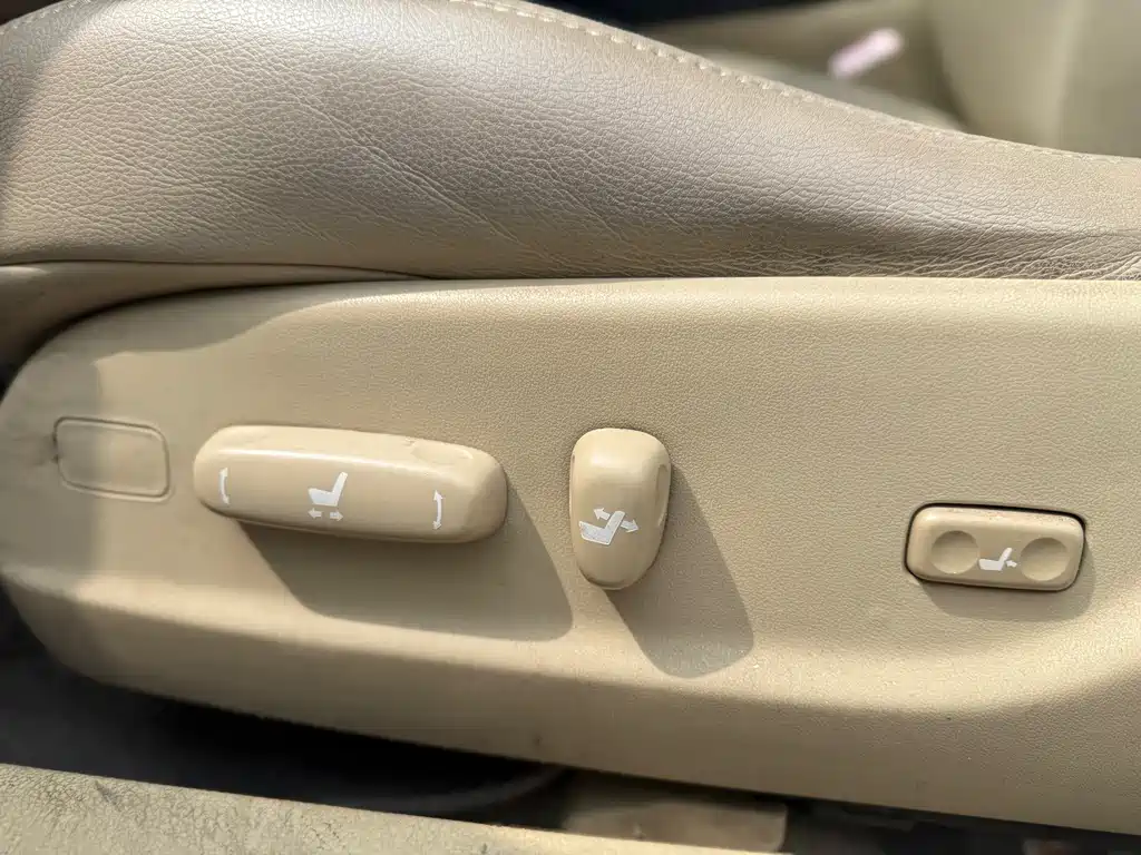Toyota Reiz — миниатюра 14