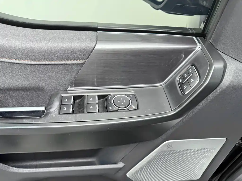 Ford F-150 Raptor — миниатюра 7
