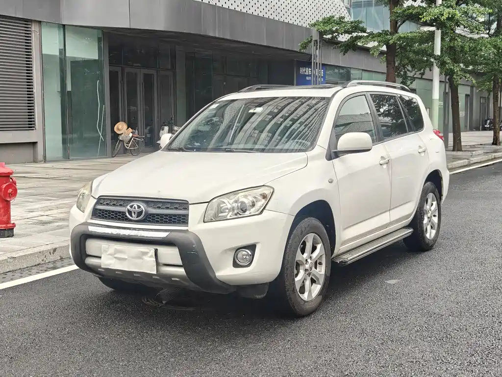 Toyota RAV4 2011