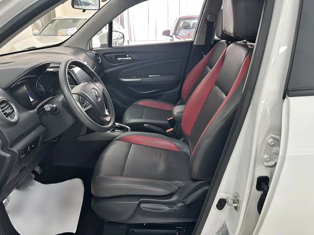 Changan CS15 — миниатюра 8