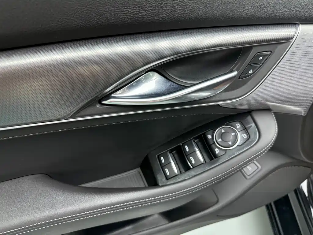 Cadillac CT5 — миниатюра 7