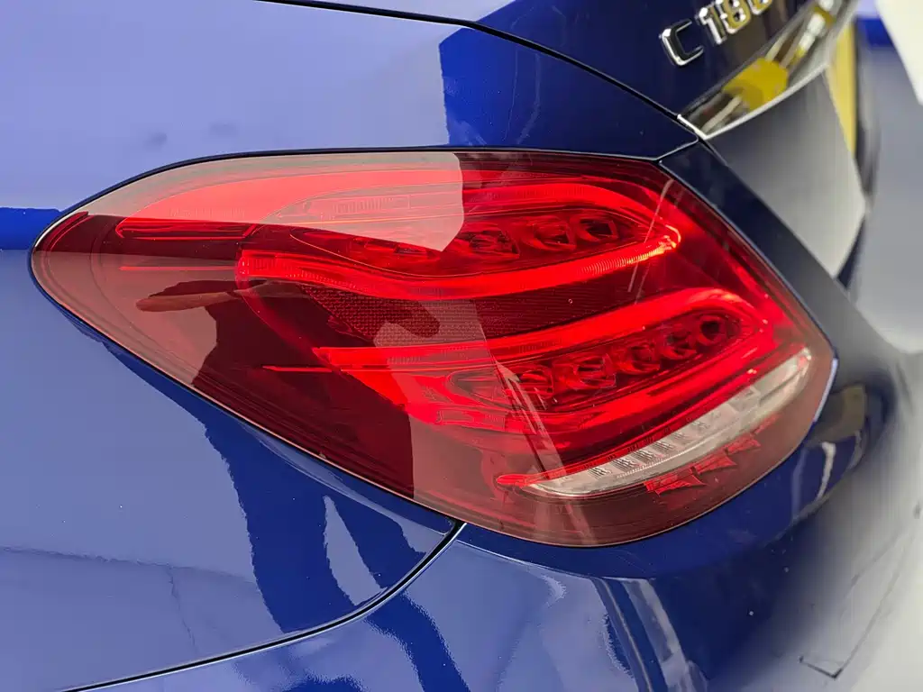 Mercedes-Benz C-Class — миниатюра 17