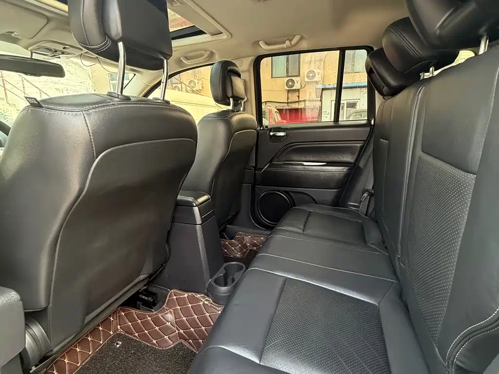 Jeep Compass (Import) Facelift 2.0L 2WD Elite Edition, фото 9