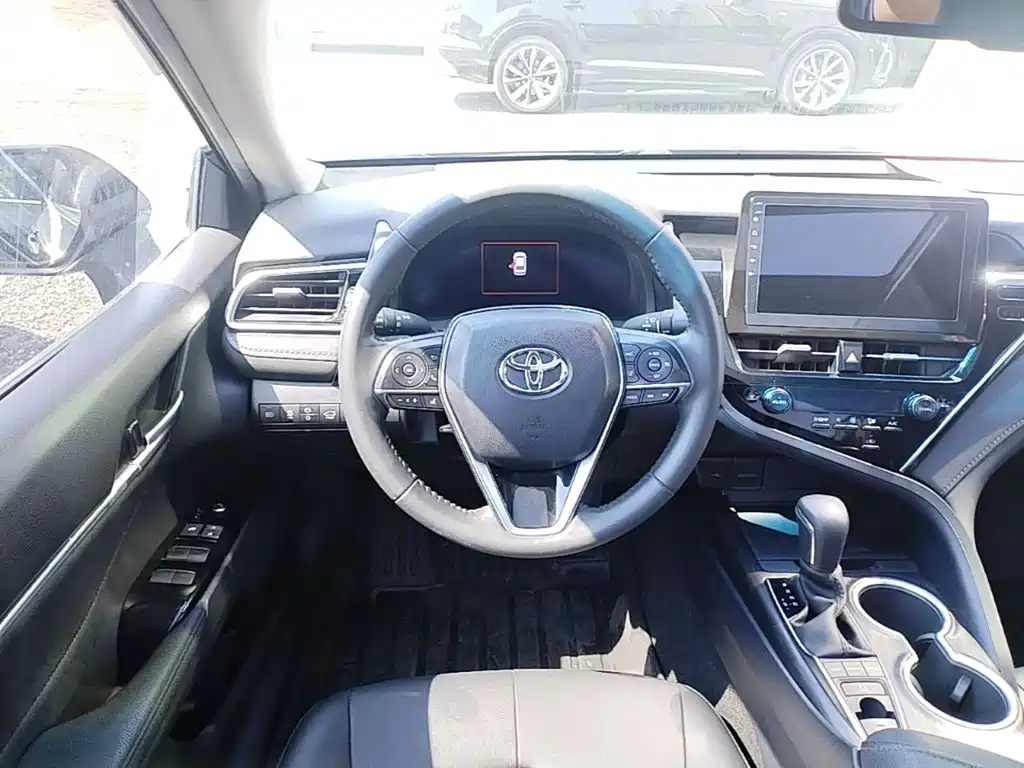 Toyota Camry — миниатюра 11