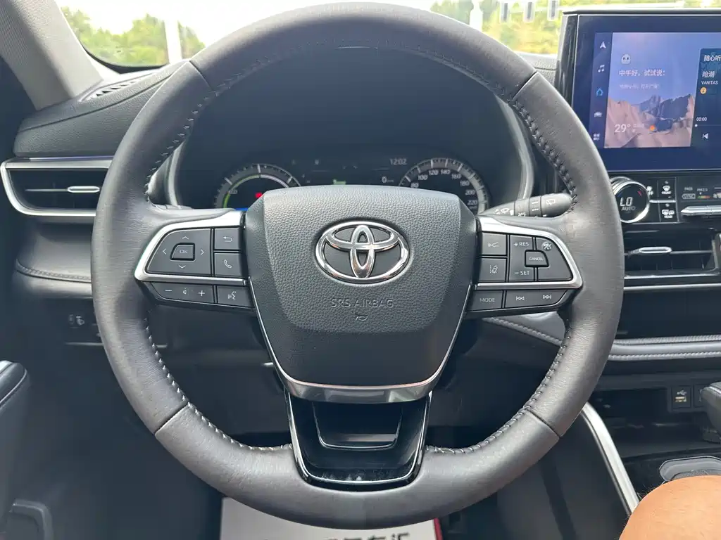 Toyota Highlander — миниатюра 9