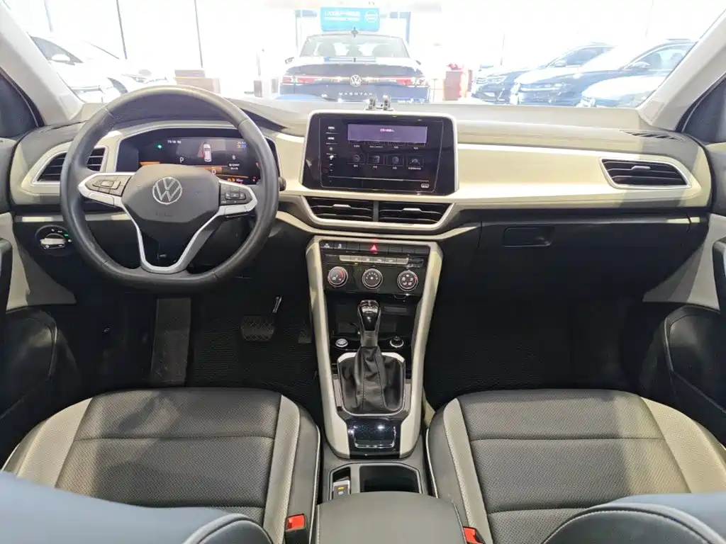 Volkswagen T-Roc — миниатюра 10