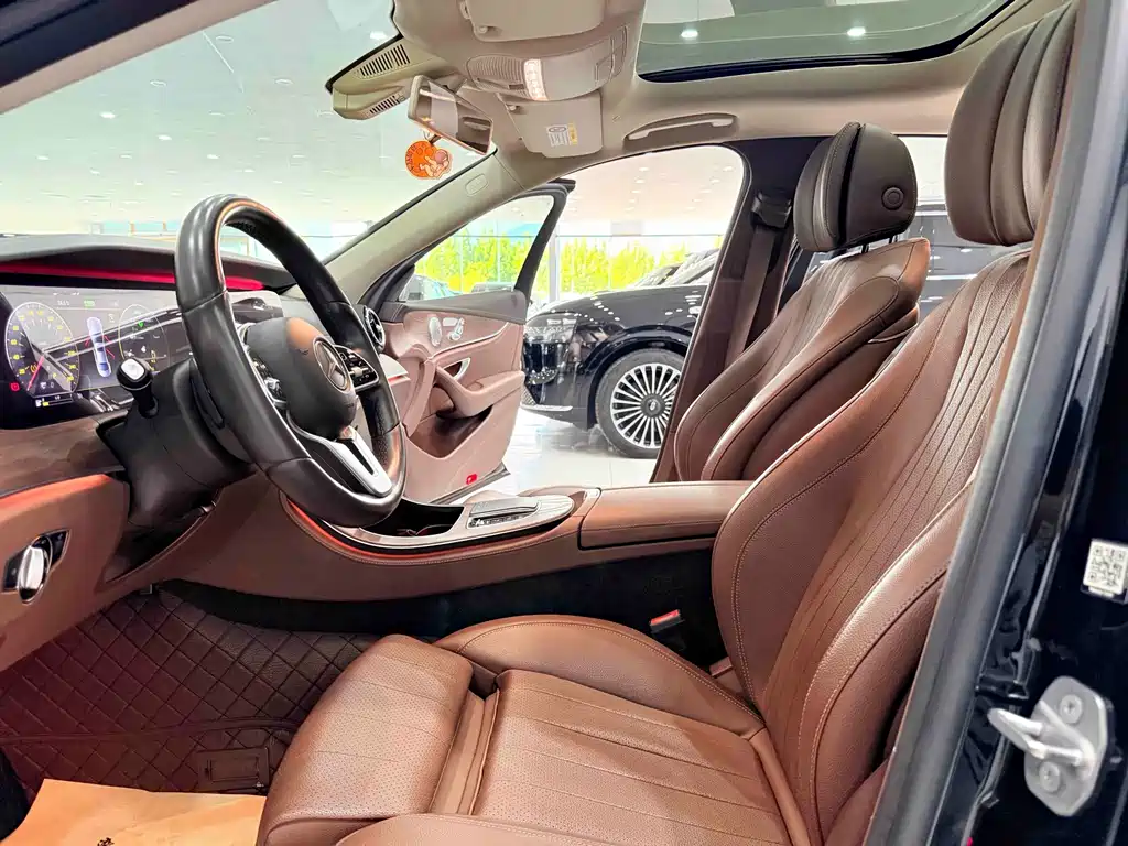 Mercedes-Benz E-Class — миниатюра 7