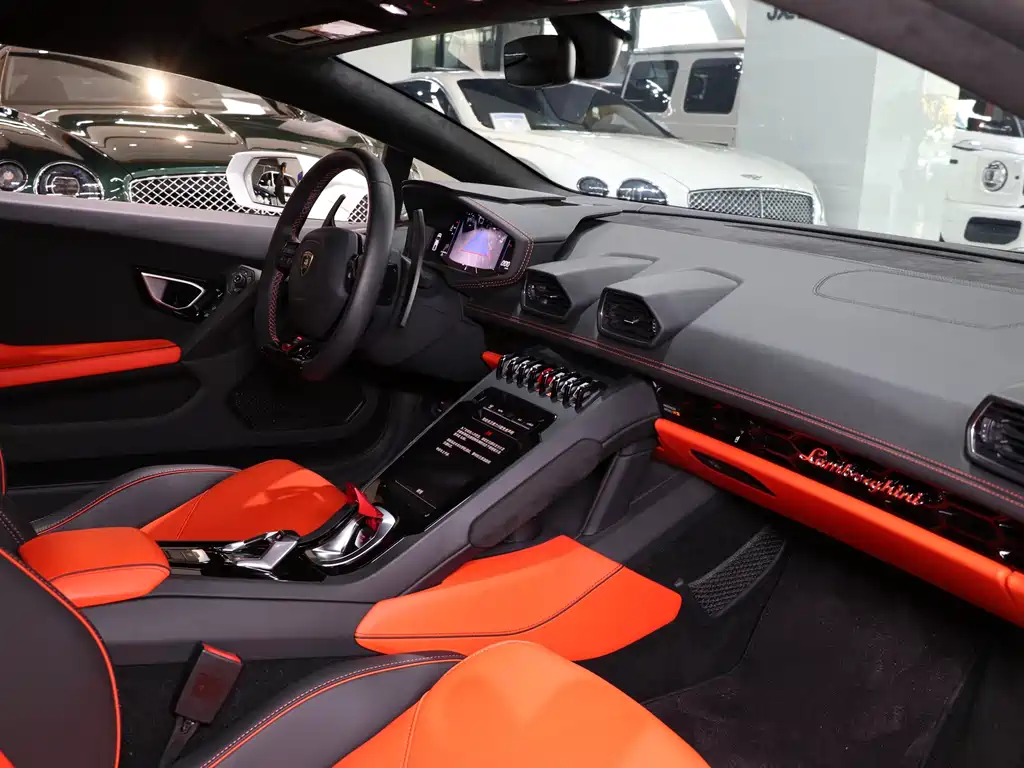 LAMBORGHINI HURACÁN