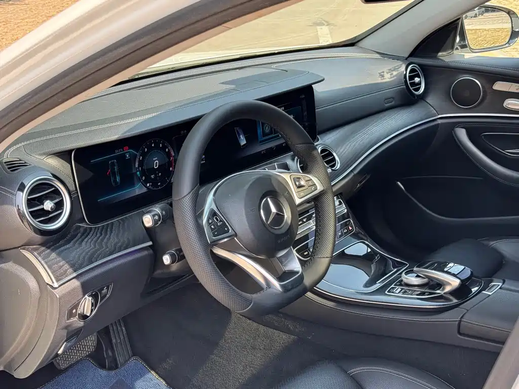 Mercedes-Benz E-Class — миниатюра 11
