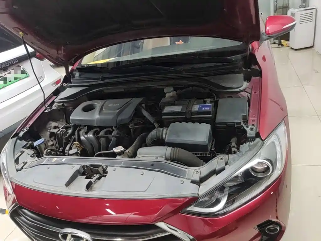 Hyundai Elantra — миниатюра 20